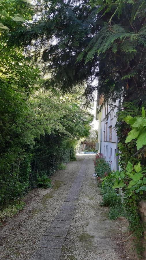 1 Chambre Double "Le Devenir" Saint-Julien-les-Villas Exterior photo